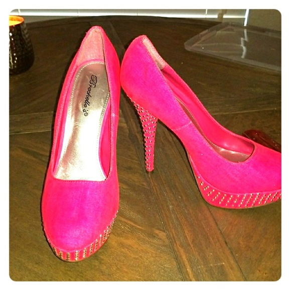 Hot Pink Heels - Picture 1 of 2